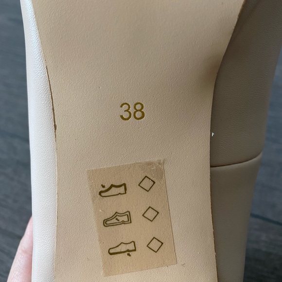 Nude pump heels - Picture 2 of 3